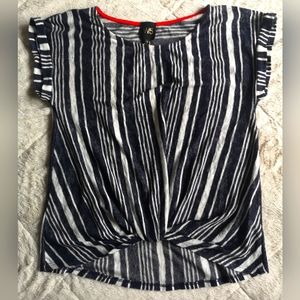 New W5 top. Size S